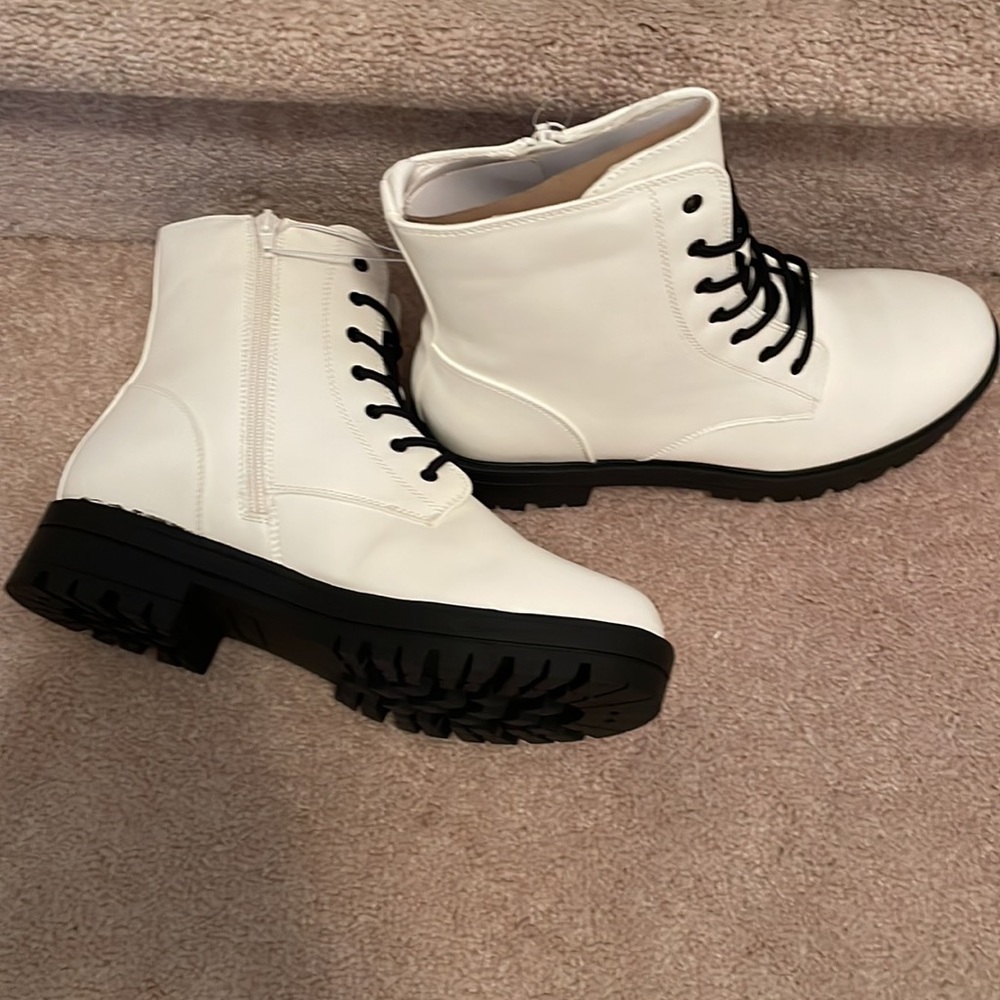 Brand New White Combat style boots. New in Packaging. Size 9 (see notation) NWT